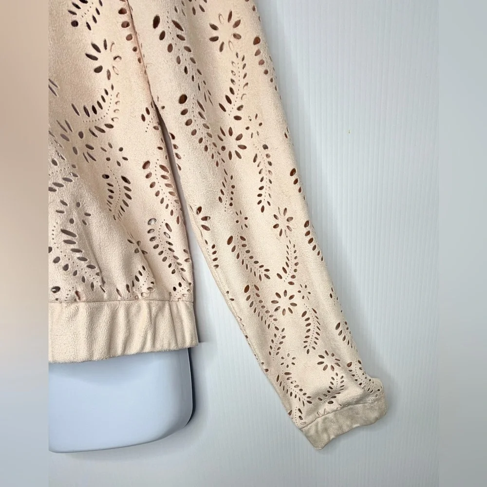 Forever 21 Pink Laser Cut Floral Eyelet Bomber Jacket Size Large